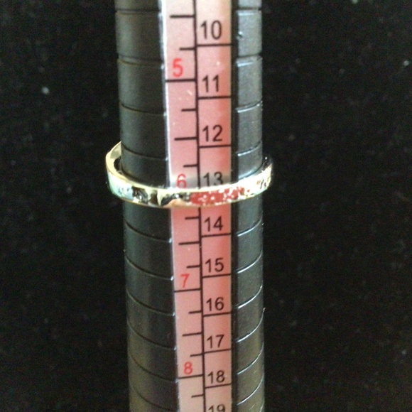 925 sterling silver ring with blue and clear rhinestones. Size 6. - Picture 7 of 7